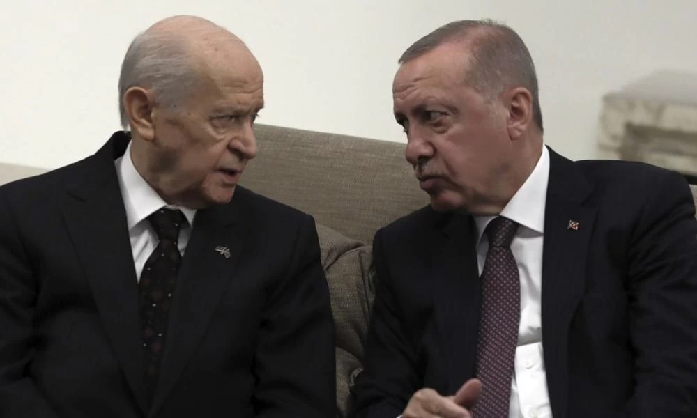 Μπαχτσελί: "Η Ελλάδα κρύβεται πίσω από αντίπαλες χώρες"